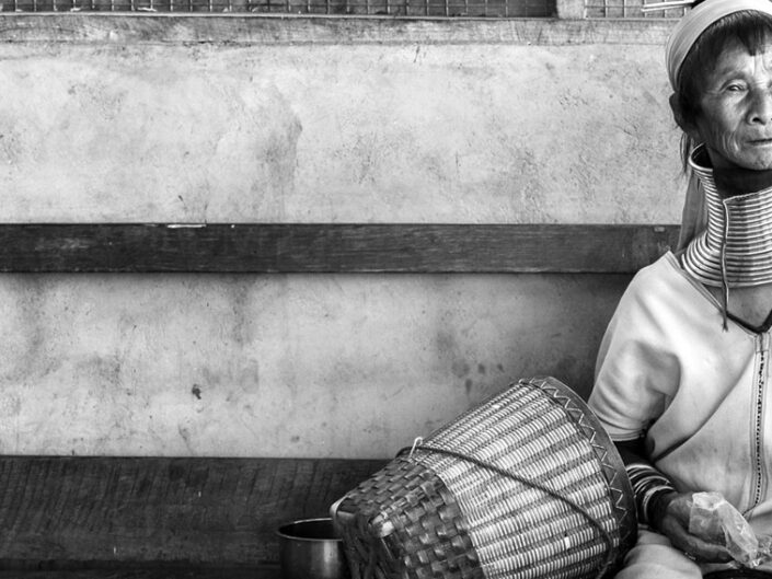 Myanmar – svět dlouhokrkých žen